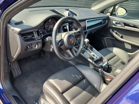 Certified 2026 Porsche Macan Turbo AWD/4WD image 4