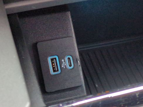 Used 2021 Ford Expedition XLT w/ Black Accent Package image 28