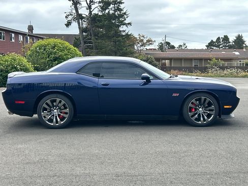 Used 2014 Dodge Challenger SRT8 RWD image 6