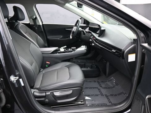 Used 2025 Kia EV6 Light RWD image 41