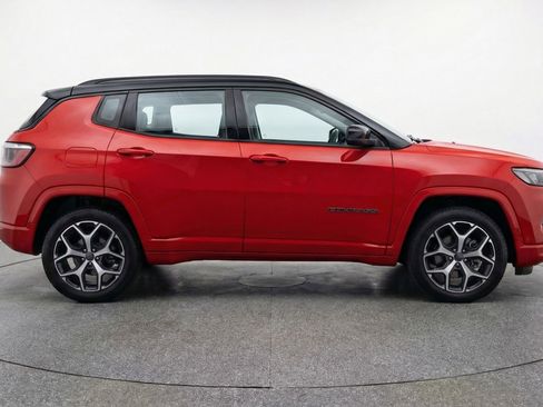 Used 2025 Jeep Compass Limited AWD/4WD image 11