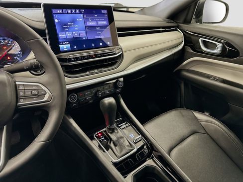 Used 2024 Jeep Compass Limited w/ Sun and Sound Group image 25