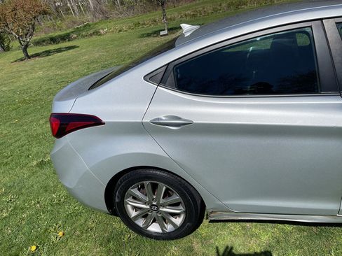 Used 2015 Hyundai Elantra SE w/ Option Group 02 FWD image 30