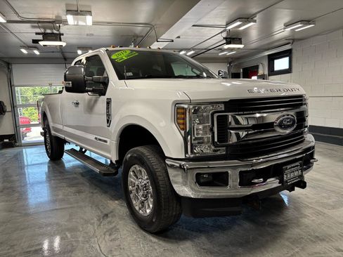 Used 2019 Ford F250 XLT w/ XLT Premium Package AWD/4WD image 2