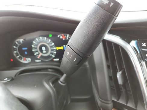 Used 2016 Cadillac Escalade Premium image 15