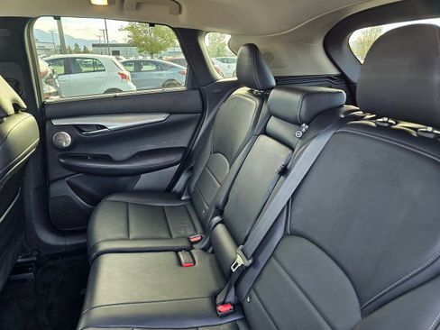Used 2021 INFINITI QX50 Sensory image 21