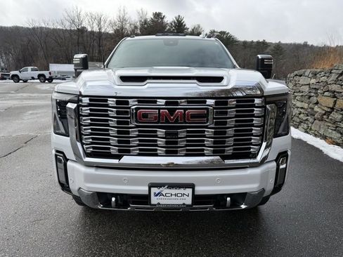 Used 2024 GMC Sierra 2500 Denali w/ Denali Reserve Package image 3