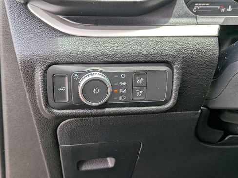 Used 2021 Ford Explorer XLT w/ Equipment Group 202A AWD/4WD image 17