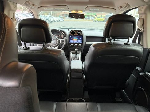 Used 2016 Jeep Compass Latitude image 29