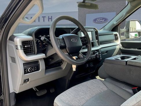 Certified 2025 Ford F250 XLT w/ 360-Degree Camera Package AWD/4WD image 18