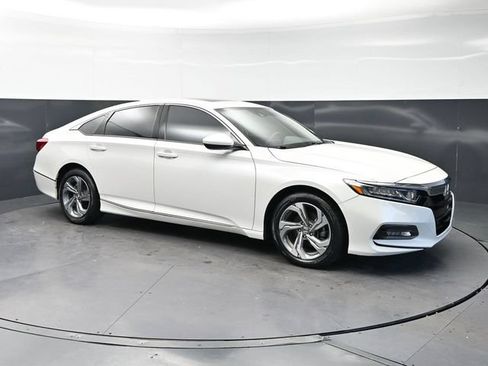 Used 2020 Honda Accord EX image 4