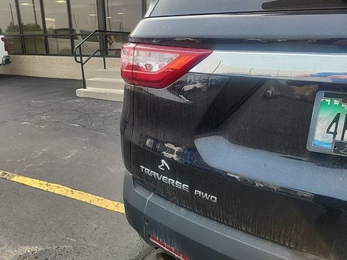 Used 2019 Chevrolet Traverse LT w/ LPO, Floor Liner Package AWD/4WD image 7