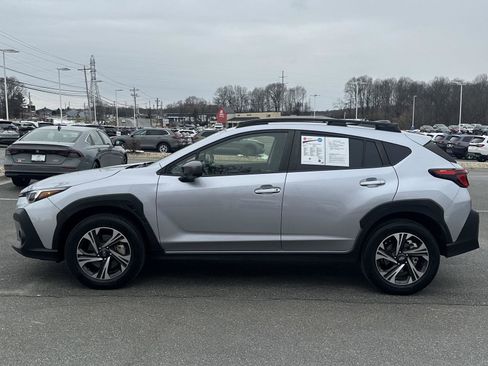 Used 2024 Subaru Crosstrek 2.0i Premium image 2