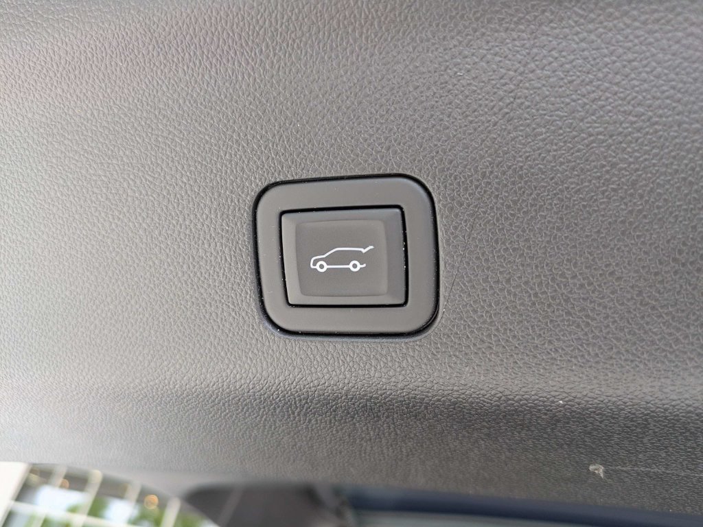 Used 2025 Cadillac Escalade V AWD/4WD image 15