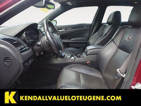 Used 2018 Chrysler 300 S w/ Safetytec Plus Group AWD/4WD image 9
