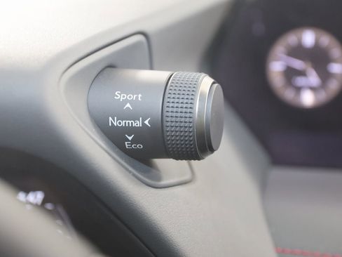 Used 2020 Lexus UX 250h F Sport image 30