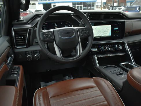 Used 2025 GMC Sierra 2500 Denali Ultimate AWD/4WD image 18
