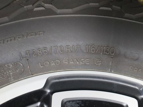 Used 2024 Jeep Wrangler Unlimited Rubicon image 40