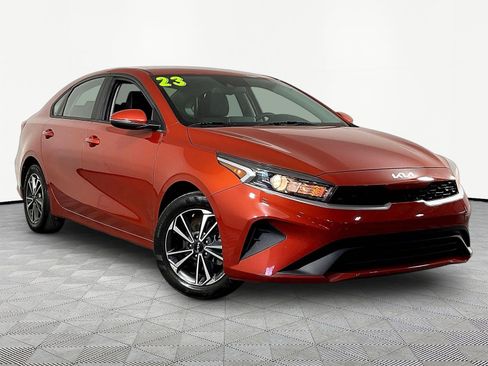 Used 2023 Kia Forte LXS w/ LXS Technology Package FWD image 3