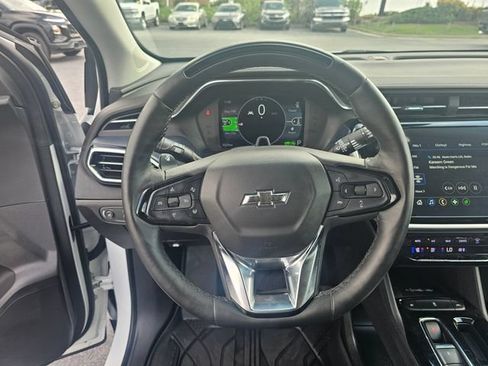 Used 2023 Chevrolet Bolt EUV Premier w/ Super Cruise Package FWD image 25