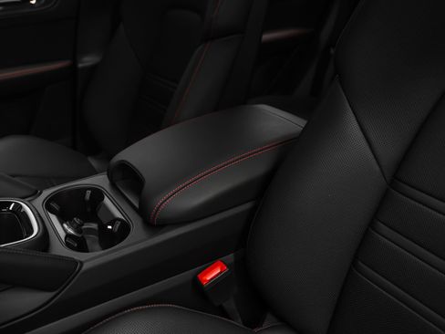 Certified 2025 Porsche Cayenne GTS AWD/4WD image 35