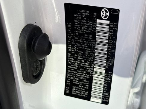 Certified 2025 Toyota Corolla LE image 34