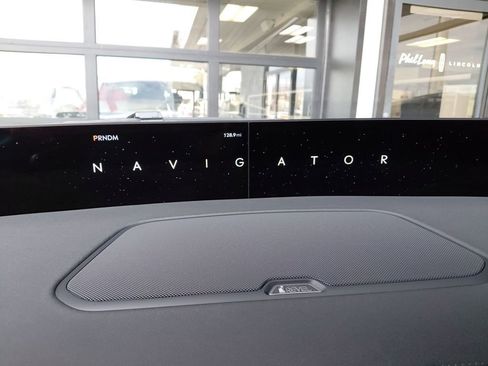 New 2026 Lincoln Navigator L Premier image 38