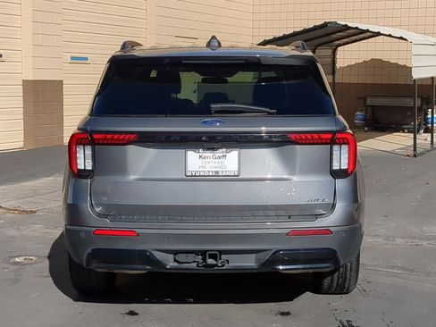 Used 2025 Ford Explorer ST-Line w/ ST-Line Street Pack image 5