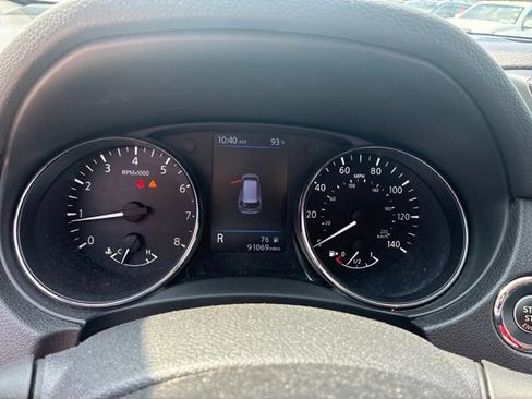 Used 2020 Nissan Rogue SV FWD image 27