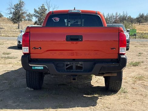 Used 2017 Toyota Tacoma SR5 w/ Tow Package AWD/4WD image 5