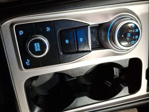 Used 2020 Ford Explorer XLT w/ Comfort Package image 26