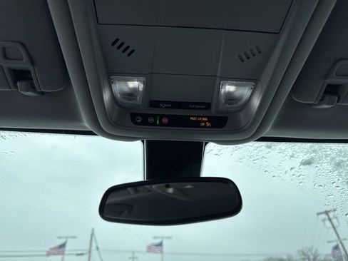 Used 2023 GMC Terrain SLE image 15