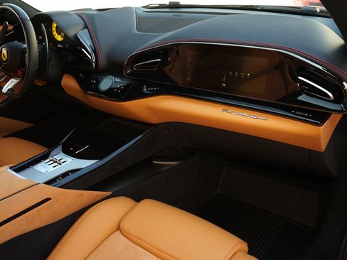 Used 2025 Ferrari Purosangue AWD/4WD image 11
