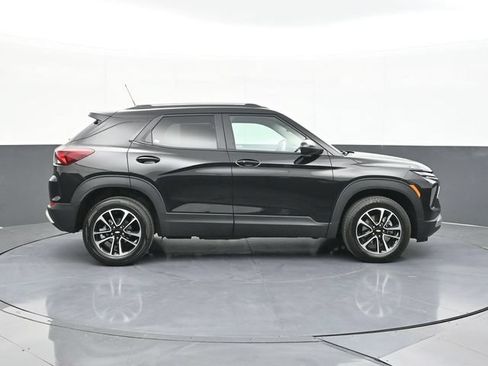 Used 2025 Chevrolet TrailBlazer LT AWD/4WD image 16