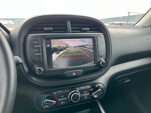 Used 2025 Kia Soul LX w/ LX Technology Package image 20