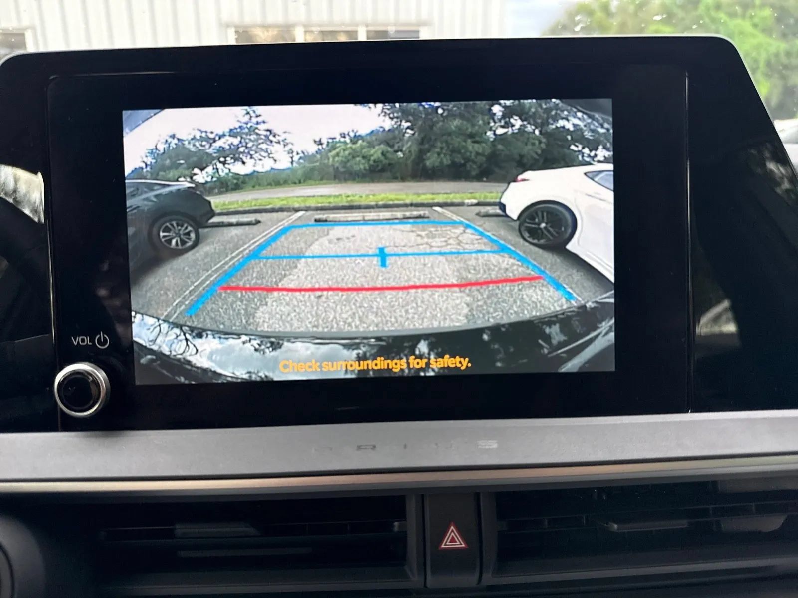 Used 2025 Toyota Prius LE FWD image 21