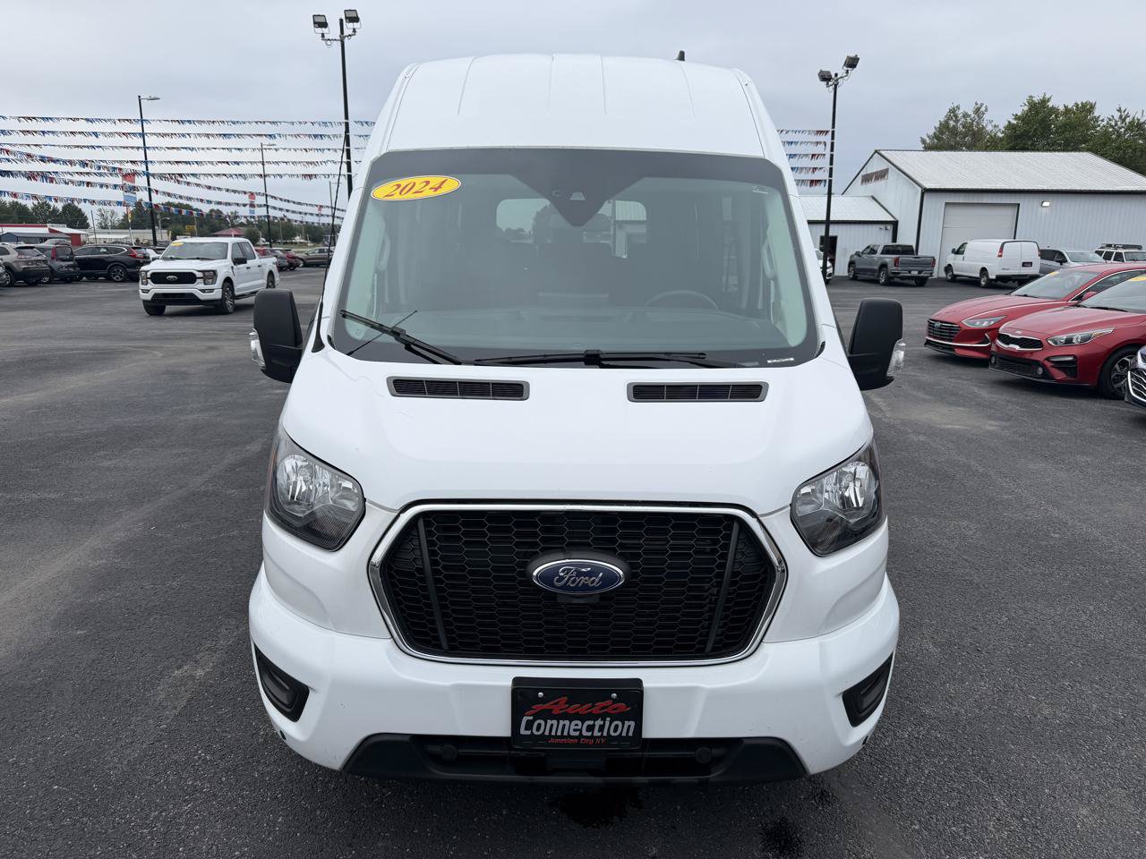 Used 2024 Ford Transit 350 XLT RWD image 11
