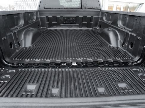 Used 2019 Chevrolet Silverado 1500 LT image 24