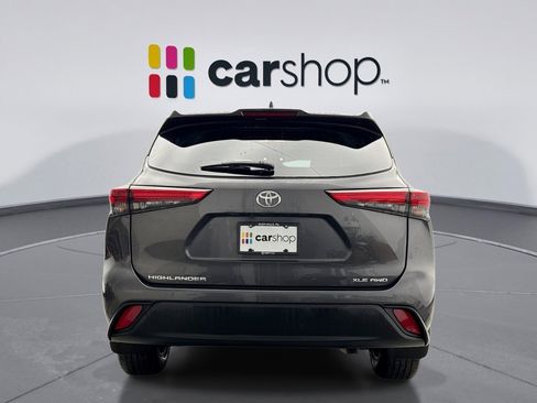 Used 2022 Toyota Highlander XLE image 4