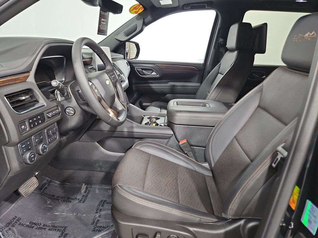 Used 2024 Chevrolet Tahoe High Country AWD/4WD image 10