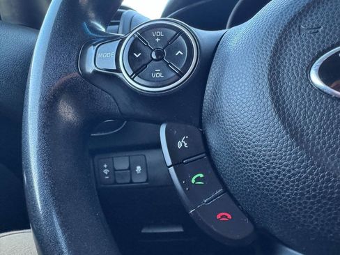 Used 2017 Kia Soul + FWD image 32