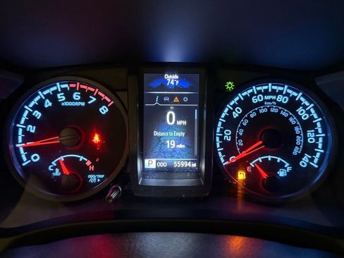 Used 2021 Toyota Tacoma SR w/ SR Convenience Package image 17