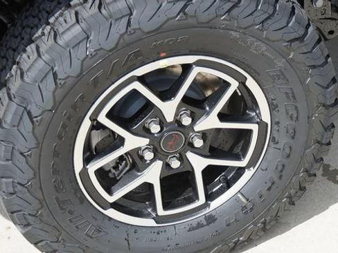 New 2026 Jeep Wrangler Unlimited Rubicon AWD/4WD image 11