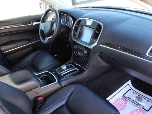 Used 2016 Chrysler 300 Limited AWD/4WD image 18