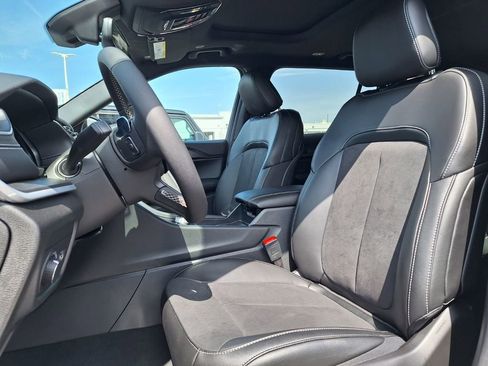 New 2024 Jeep Grand Cherokee L Altitude RWD image 21
