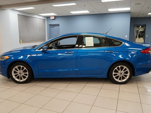 Used 2019 Ford Fusion Energi Titanium image 2