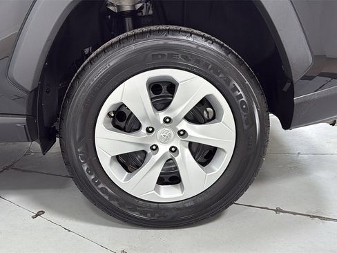 Certified 2023 Toyota RAV4 LE image 23