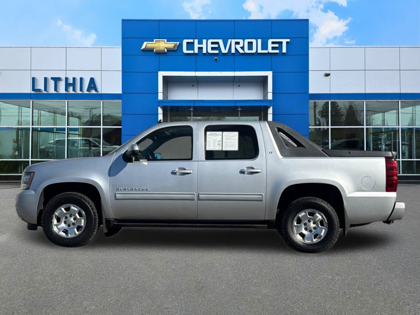 Used 2012 Chevrolet Avalanche LT AWD/4WD image 5