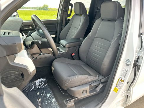 Used 2024 Toyota Tacoma TRD Off-Road image 11