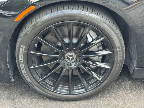 Used 2022 Mercedes-Benz S 500 4MATIC w/ AMG Line Package image 14